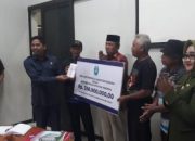 Ratusan Tukang Becak di Ponorogo Dapat Dana Hibah
