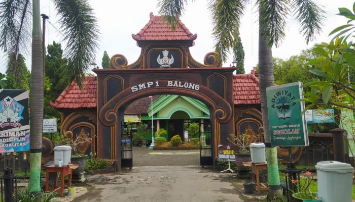 Program BKSM SMPN 1 Balong Ponorogo Wujudkan Barang Kebutuhan Siswa