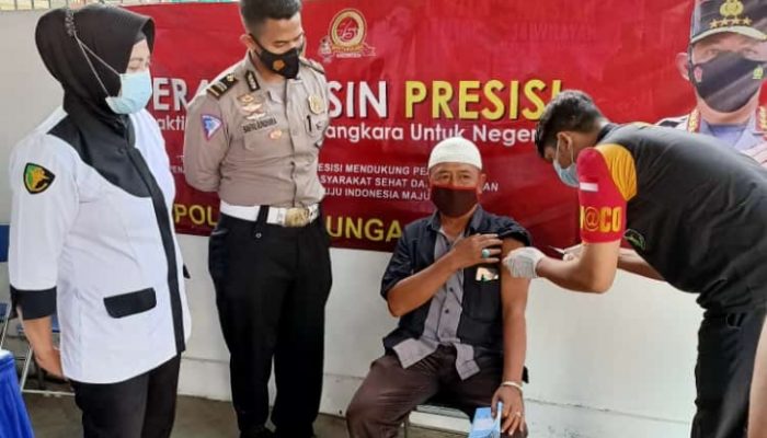 Gerai Vaksin Presisi SATPAS Tulungagung, Pemohon SIM Mendapat Vaksinasi Gratis