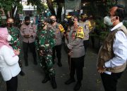 Pangdam dan Kapolda Jatim Cek Penanganan Pasien Covid di Kabupaten Gresik Kendarai Sepeda Motor