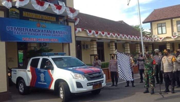 Kapolres Kediri Kota Bersama Dandim 0809 Kediri, Berangkatkan 1500 Paket Sembako Untuk Disalurkan Kepada Masyarakat