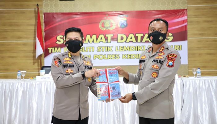 Kunjungan Tim Peneliti STIK Lemdiklat Polri Terkait Program ETLE di Polres Kediri