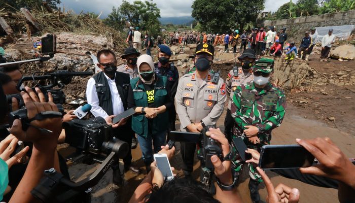 Forkopimda Jatim Bentuk Satgas dari Berbagai Unsur Dalam Penanganan Bencana Banjir Bandang di Batu