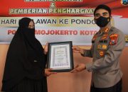 Kapolresta Mojokerto Beri Penghargaan Pengasuh ODGJ di Pondok 99 sebagai Pahlawan Kemanusiaan