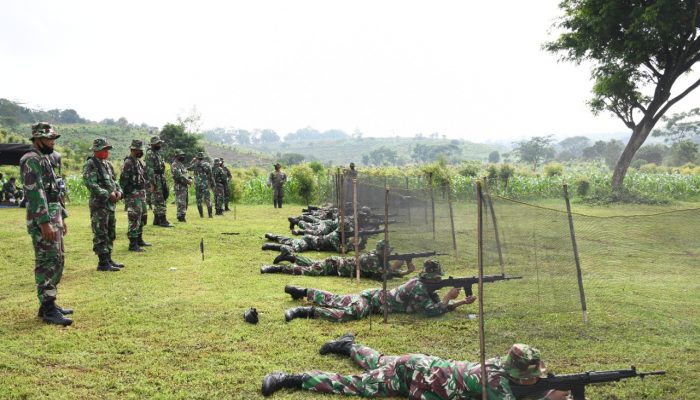 Tingkatkan Profesionalitas Dalam Menembak, Kodim 0802/Ponorogo Gelar Latihan Rutin