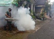 Cegah DBD, Babinsa Kodim 0802/Ponorogo Lakukan Fogging