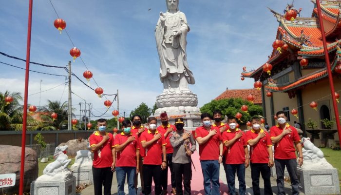 Pastikan Patuhi Prokes, Kapolda Bali Pantau Ibadah Imlek di Vihara Satya Dharma