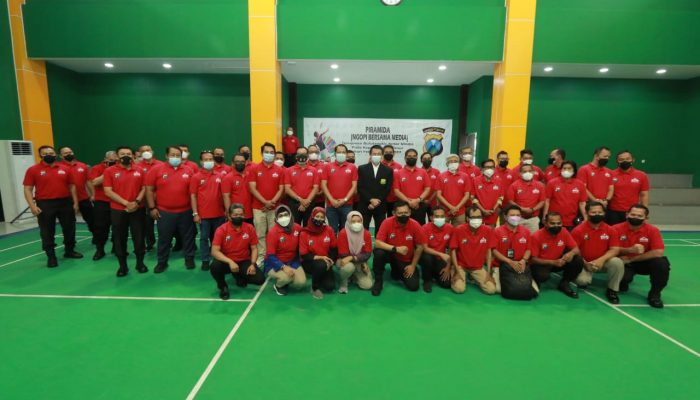 Peringati HPN 2022, Polda Jatim Gelar Turnamen Bulu Tangkis Piala Kapolda Jatim