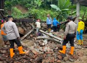 Hujan Deras di Sawoo Ponorogo, Sebuah Rumah Tersapu Tanah Longsor