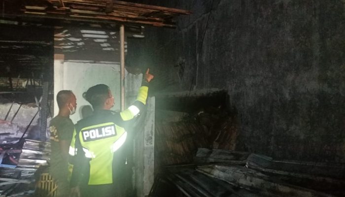 Diduga Konsleting Listrik, Rumah Warga Semanding Sumoroto Hangos Terbakar