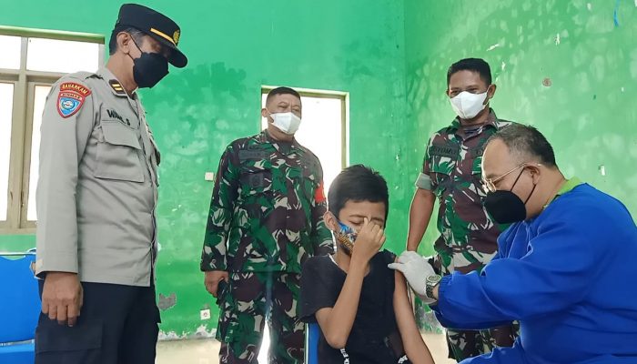 Sasar Warga Pelosok Desa, Polres Kedri Kota Gencarkan Vaksinasi Anak dan Boster