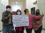 Puluhan Massa Yang Tergabung Dalam Aliansi Relawan Perempuan dan Anak, Geruduk Kantor DPRD Kabupaten Kediri