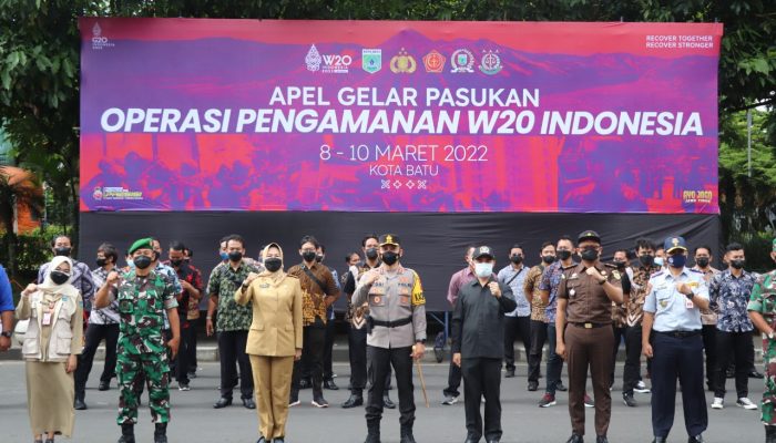 Pimpin Apel Gelar Pasukan Sambut W20, Kapolres Batu: Tingkatkan Sinergitas dan Disiplin Prokes