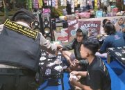 Sasar Warung Angkringan, Pamor Keris Polres Ponorogo Edukasi Prokes Dan Bagi Masker Cegah Covid-19