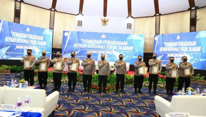 Humas Polda Jatim Raih 2 Penghargaan