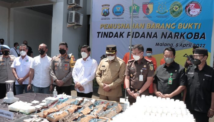 Polresta Malang Kota Bersama BNN Kota Malang Musnahkan Belasan Kilogram Narkoba