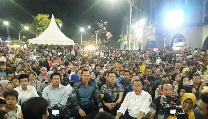 Ribuan Warga Guncang Pasar Pon Trenggalek, AHY Kepincut Seni Budaya & UMKM