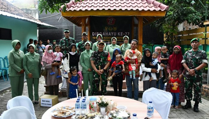 Peringati Hari Pahlawan, Dandim 0802/Ponorogo dan Ketua Persit KCK Cab. XVI Dim Ponorogo Gelar Baksos