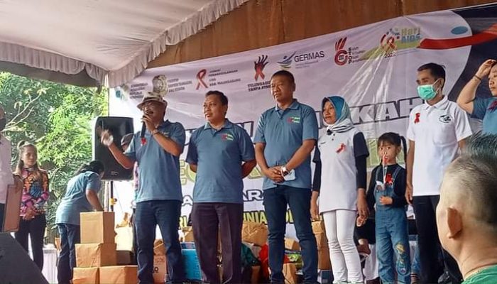 Peringati Hari AIDS Sedunia Dinas Kesehatan Tulungagung Gelar Senam Massal