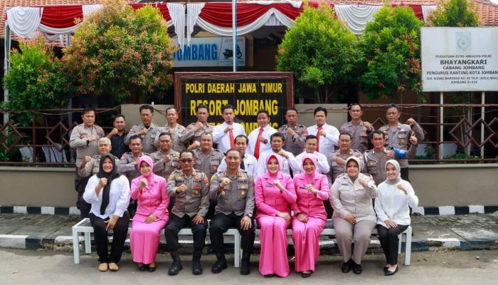 Kunjungi Polsek, Kapolres Jombang Tekankan Pelayanan Prima Kepada Masyarakat