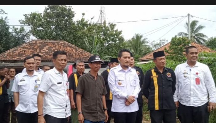 Wabup Lampura bersama Ikatan Keluarga Sejahtera (IKS) Gelar Bakti Sosial