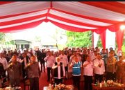 Bupati Tulungagung Dampingi Gubernur Jatim Serahkan  Bantuan Hibah IRSR Dan Pemberian Token listrik Gratis