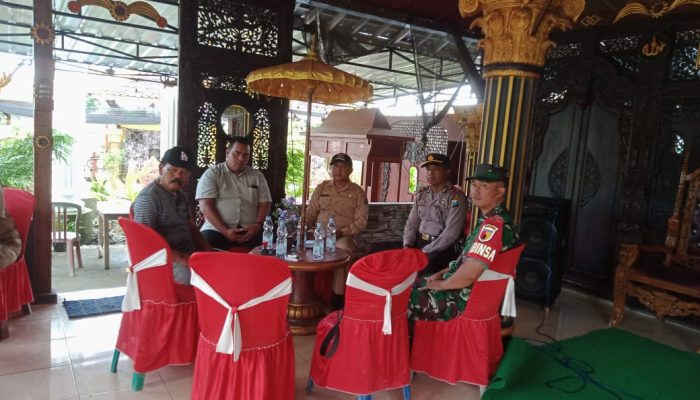 Tiga Pilar Desa Pelem Beserta Forkopimcam Campur Darat Laksanakan Perintah Bupati