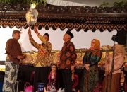 Masyarakat Desa Wates Tumpah Ruah Saksikan Pagelaran Wayang Kulit Dalam Rangka Bersih Desa