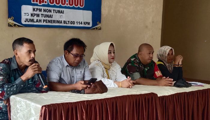 Dinilai Kurang Mampu 35 Warga Desa Peraduan Waras Terima BLT DD Ekonomi Ekstrim