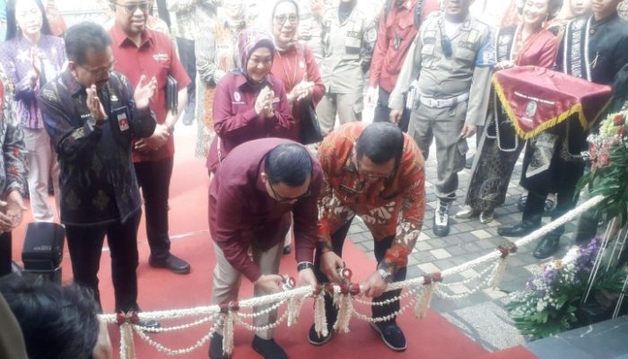 Menteri PAN-RB Resmikan Mal Pelayanan Publik di Tulungagung