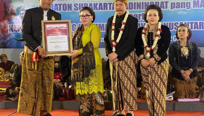 GKR Pakoe Boewono Raih Penghargaan “The Queen of Java Heritage” di Ulang Tahun ke-13 Lensaindonesia.com