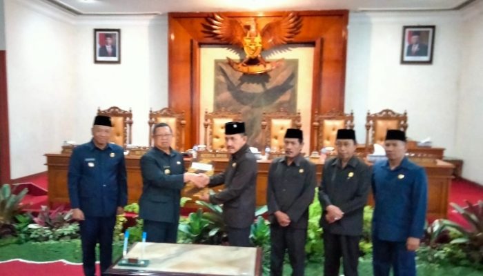 DPRD Tulungagung Gelar Rapat Paripurna Penyampaian Ranperda tentang APBD Tahun 2024 dan Penetapan Ranperda Lainnya