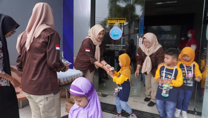 BNNK Tulungagung Edukasi Bahaya Narkoba dan Pola Hidup Sehat Melalui Outing Class