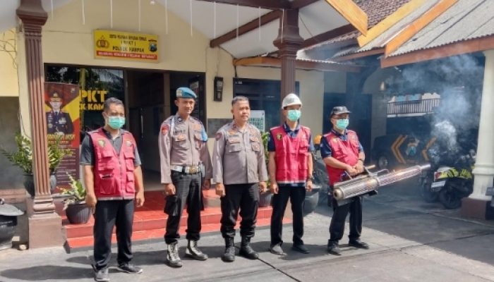 Antisipasi Demam Berdarah, Kepolisian Resor Trenggalek lakukan Fogging