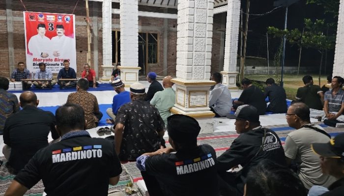 Ratusan Relawan Dua Kecamatan Nyatakan Dukungan kepada Paslon Nomor 3 Mardinoto di Pilkada 2024