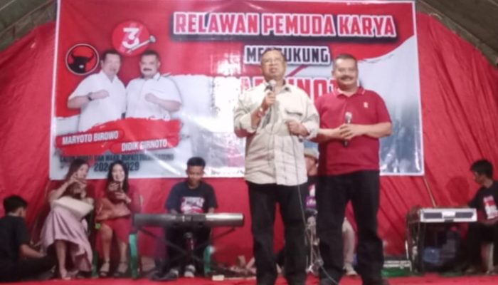 Relawan Pemuda Karya Dusun Grenjeng Gelar Nobar Bersama Paslon Mardinoto