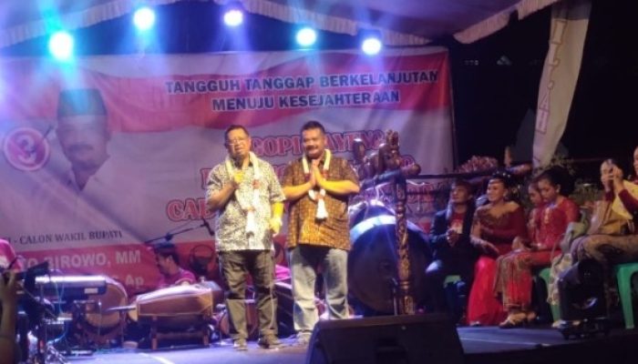 Pasangan Calon Bupati dan Wakil Bupati “Mardinoto” Disambut Meriah oleh Warga Tulungagung