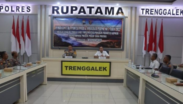 Bidpropam Polda Jatim Gelar Pembinaan Etika Profesi di Polres Trenggalek