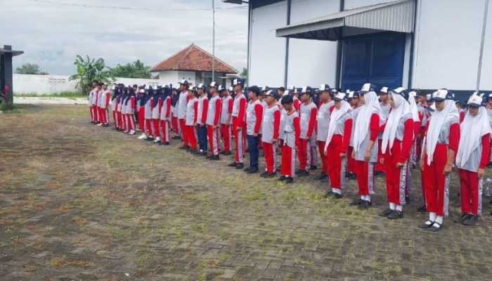 Danramil Tumpang Gelar Pembinaan Karakter dan Latihan Baris-Berbaris untuk Siswa SMP Diponegoro