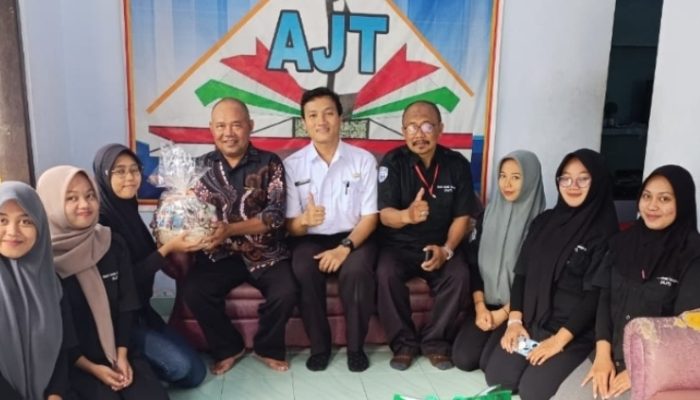 Kegiatan PKL SMK Negeri 1 Boyolangu di AJT Resmi Ditutup