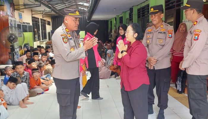 Polres Trenggalek Gelar Program Jumat Berkah, Bagikan Makan Siang Gratis untuk Warga