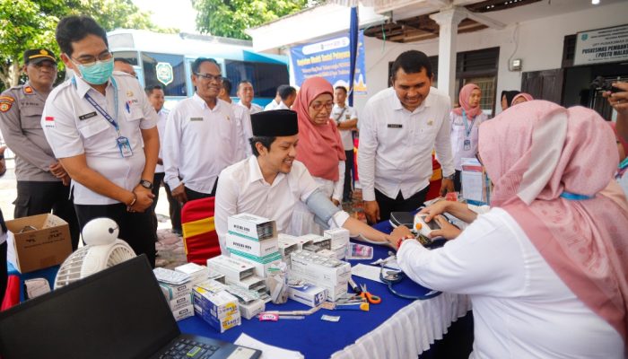 Wakil Bupati Trenggalek Tinjau Layanan “Mening Deh” di Desa Malasan
