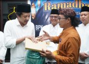 Mas Syah Serahkan Kompensasi Gas Buang Bibit Pohon Kepada Warga Desa Karanganyar