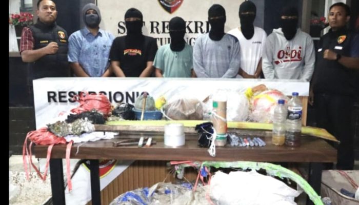 Kapolres Tulungagung Gagalkan Aksi Terbangkan Balon Udara Liar Saat Lari Pagi